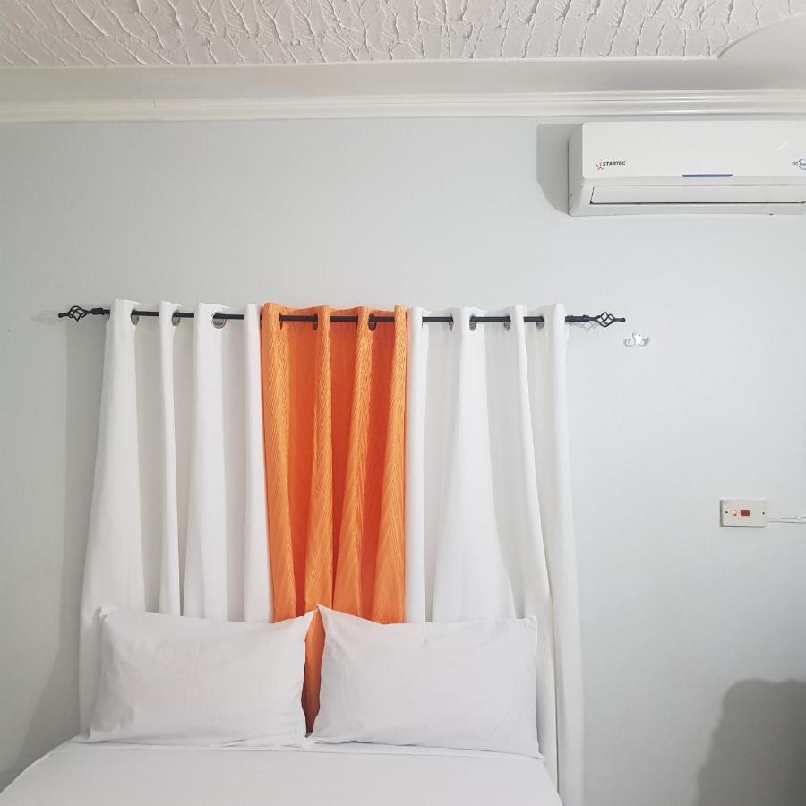 The Braemar Suite III New Kingston Buitenkant foto